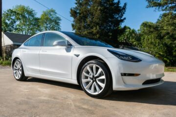 Tesla Model 3 – Mangelhaftigkeit Autopilot wegen Phantombremsungen