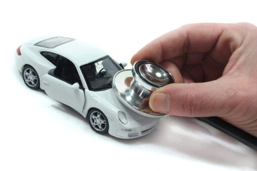 Fahrzeugkaufvertrag - Schadensersatz aus Gewährleistung wegen eines Fahrzeugmangels