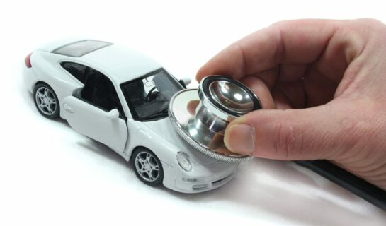 Fahrzeugkaufvertrag – Schadensersatz aus Gewährleistung wegen eines Fahrzeugmangels